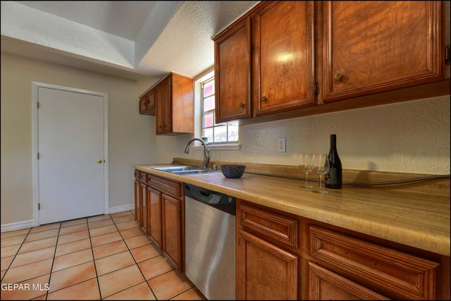 132 MASQUERADE Lane, El Paso, TX 79912