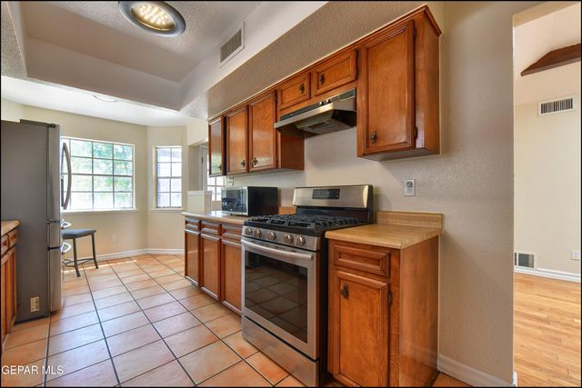 132 MASQUERADE Lane, El Paso, TX 79912