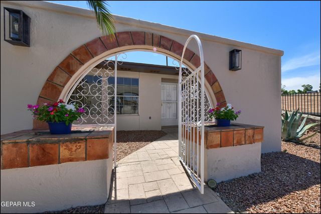 132 MASQUERADE Lane, El Paso, TX 79912