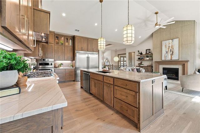 1117 Hummingbird Court, Greenwood, MO 64034