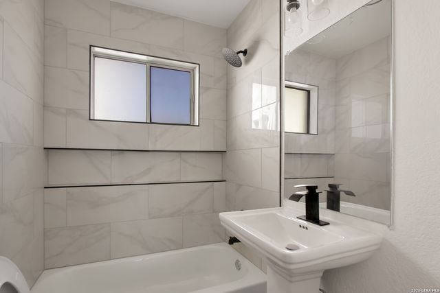 6563 Fox Run, San Antonio, TX 78233