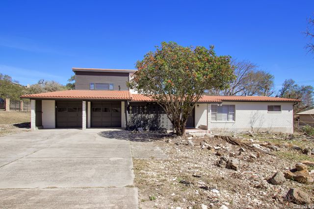 6563 Fox Run, San Antonio, TX 78233