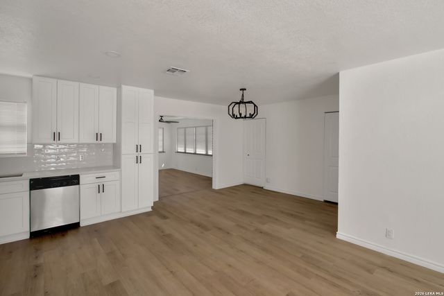 6563 Fox Run, San Antonio, TX 78233