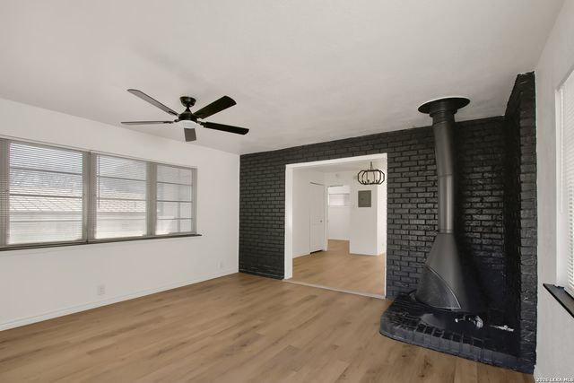 6563 Fox Run, San Antonio, TX 78233