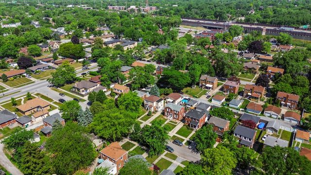 223 Gregory Avenue, Munster, IN 46321