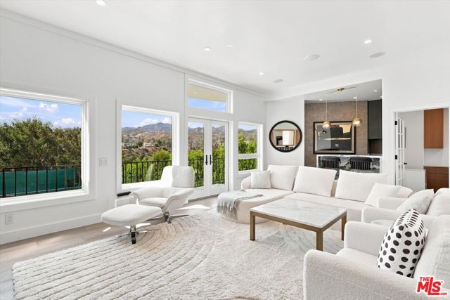 1027 Ravoli Drive, Los Angeles, CA 90272