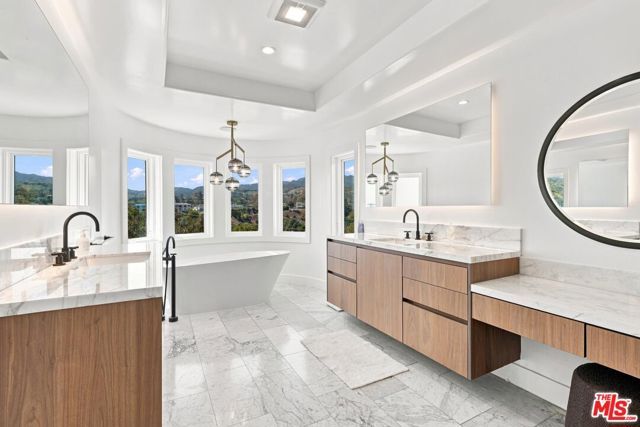 1027 Ravoli Drive, Los Angeles, CA 90272