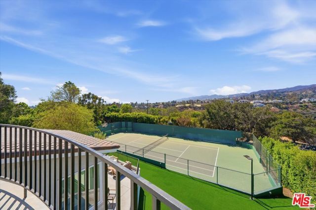 1027 Ravoli Drive, Los Angeles, CA 90272