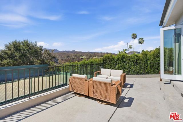 1027 Ravoli Drive, Los Angeles, CA 90272