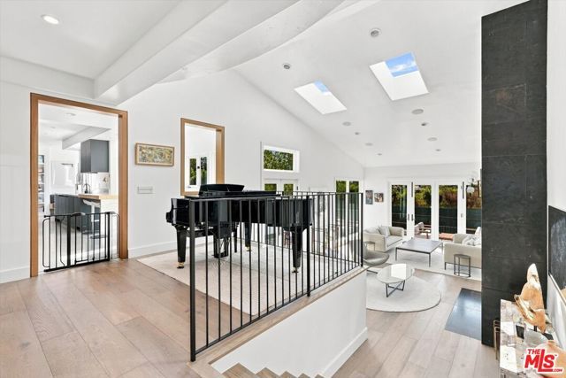 1027 Ravoli Drive, Los Angeles, CA 90272