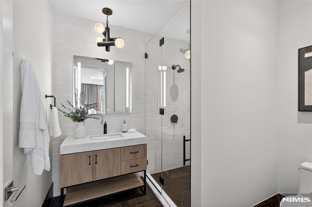 16-18 Paris Avenue 3, Rockleigh, NJ 07647