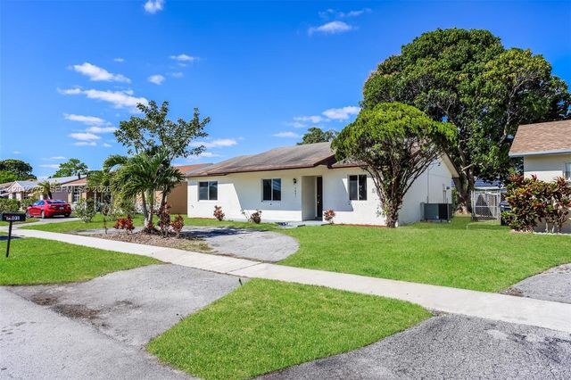 7801 SW 6th Ct, North Lauderdale, FL 33068