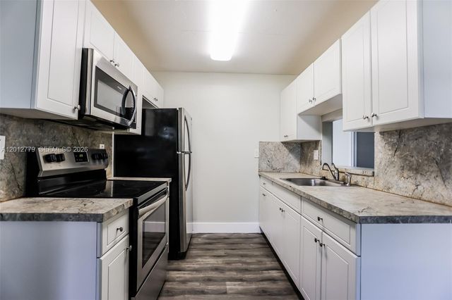 7801 SW 6th Ct, North Lauderdale, FL 33068