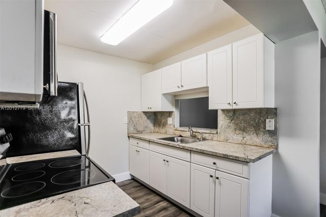7801 SW 6th Ct, North Lauderdale, FL 33068