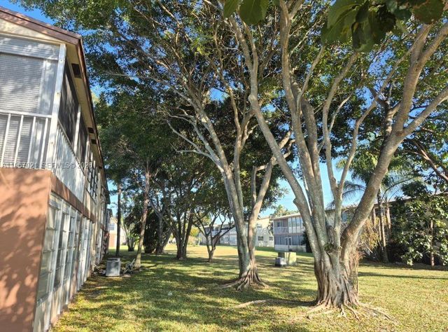 7600 NW 5th Place 108, Margate, FL 33063