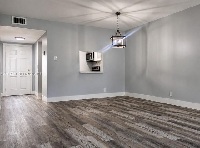 7600 NW 5th Place 108, Margate, FL 33063