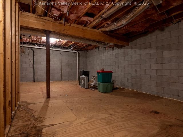 120 Honeysuckle Lane, Dunbar, WV 25064