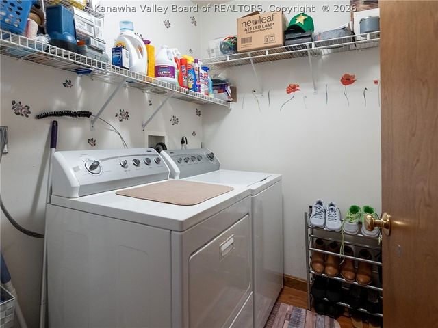 120 Honeysuckle Lane, Dunbar, WV 25064