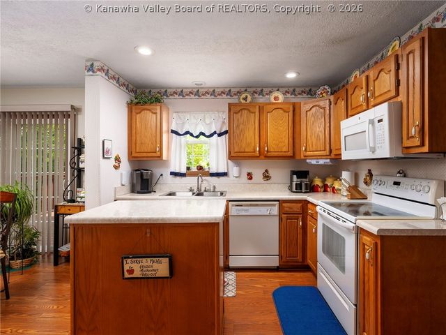 120 Honeysuckle Lane, Dunbar, WV 25064