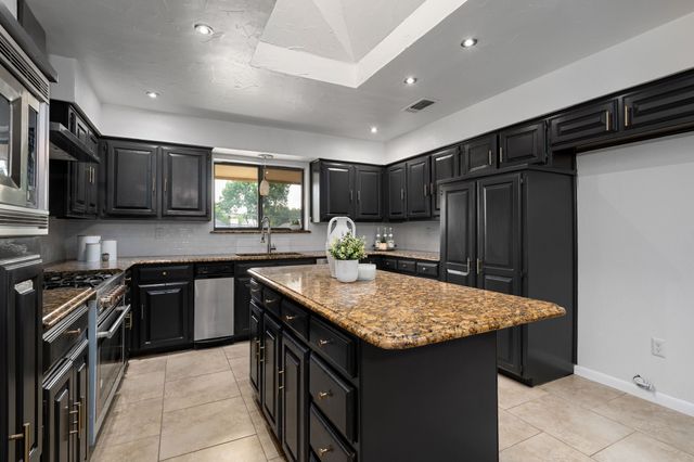 320 S Irving Heights Drive, Irving, TX 75060