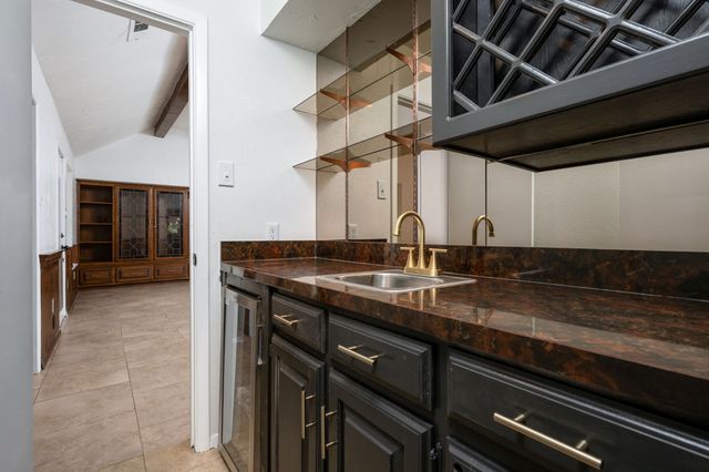 320 S Irving Heights Drive, Irving, TX 75060