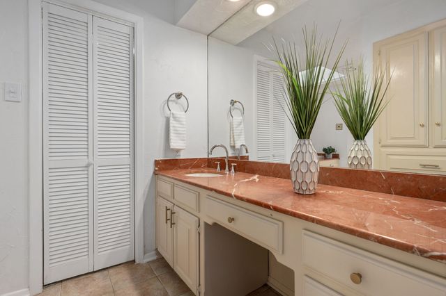 320 S Irving Heights Drive, Irving, TX 75060