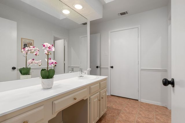 320 S Irving Heights Drive, Irving, TX 75060
