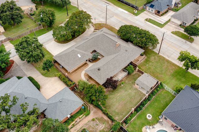 320 S Irving Heights Drive, Irving, TX 75060