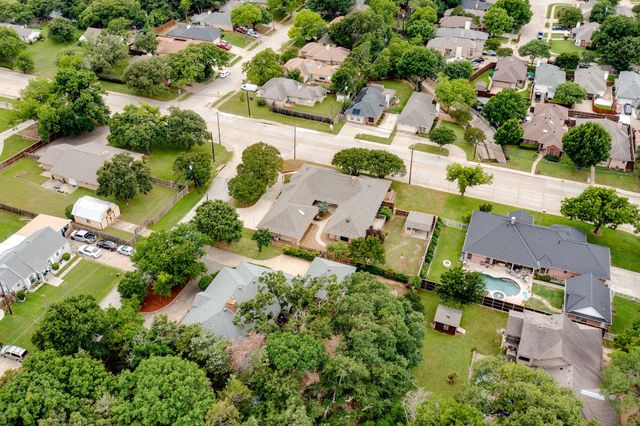 320 S Irving Heights Drive, Irving, TX 75060