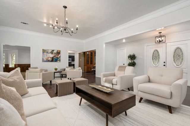 320 S Irving Heights Drive, Irving, TX 75060