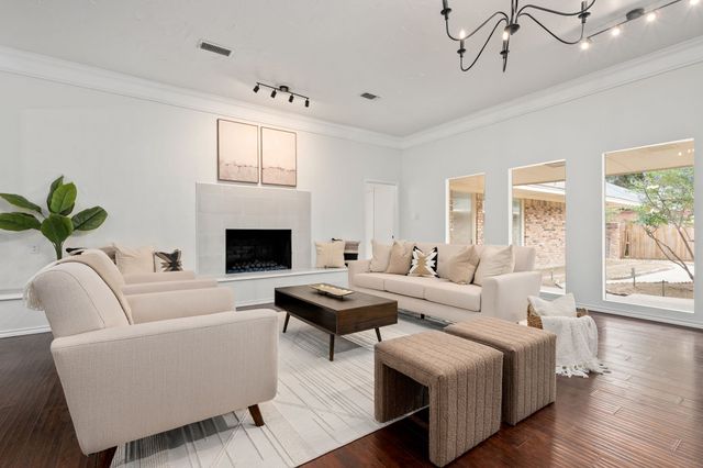 320 S Irving Heights Drive, Irving, TX 75060