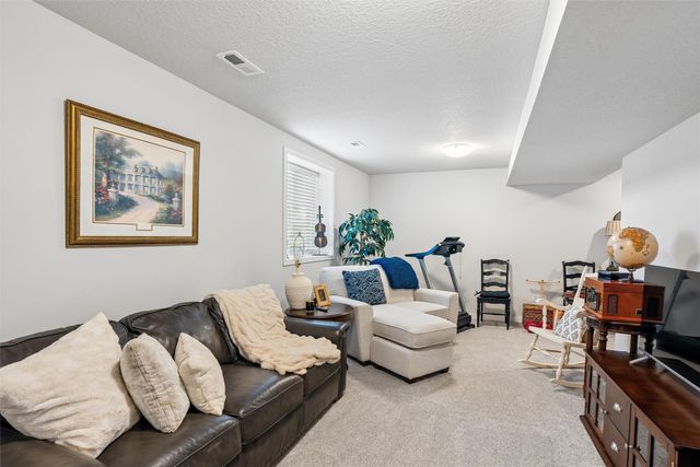 134 Aspen Drive, Norwalk, IA 50211