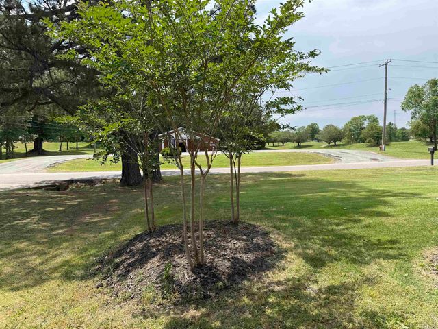 755 N 12th Ave, Piggott, AR 72454