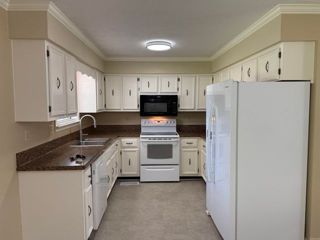 755 N 12th Ave, Piggott, AR 72454