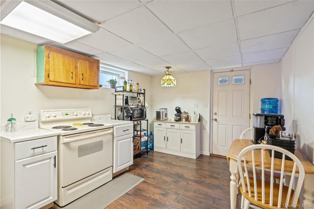 1617 Richard Avenue, Merrick, NY 11566