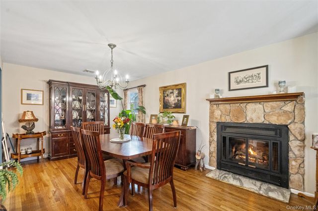 1617 Richard Avenue, Merrick, NY 11566