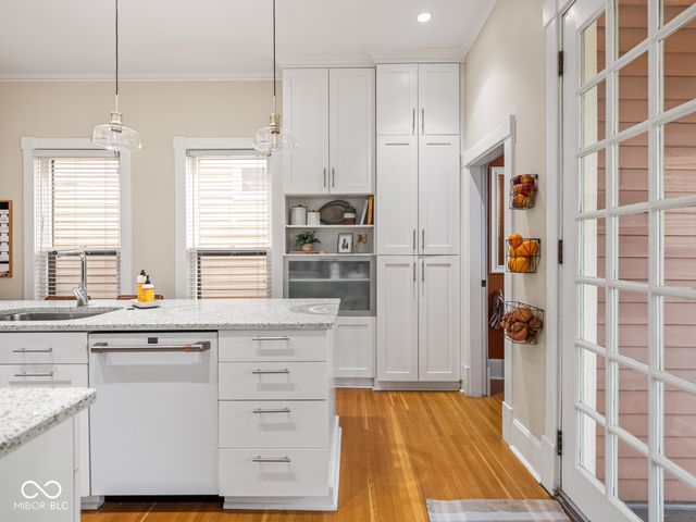 228 E 10th Street, Indianapolis, IN 46202