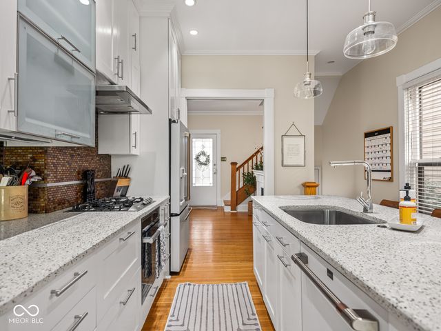 228 E 10th Street, Indianapolis, IN 46202