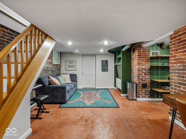 228 E 10th Street, Indianapolis, IN 46202