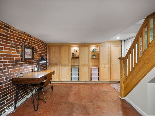 228 E 10th Street, Indianapolis, IN 46202