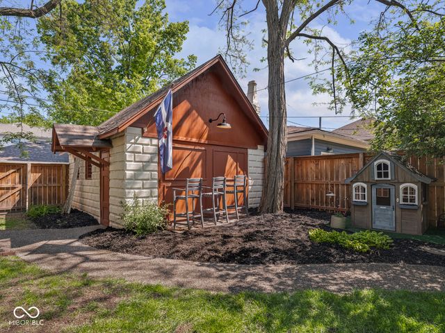 228 E 10th Street, Indianapolis, IN 46202