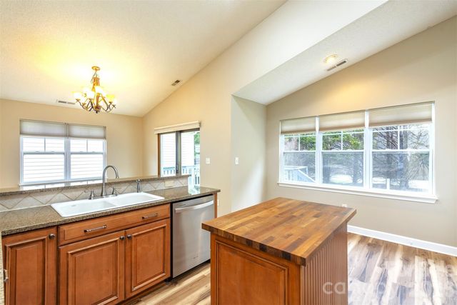 50 Clear Creekside Drive, Hendersonville, NC 28792