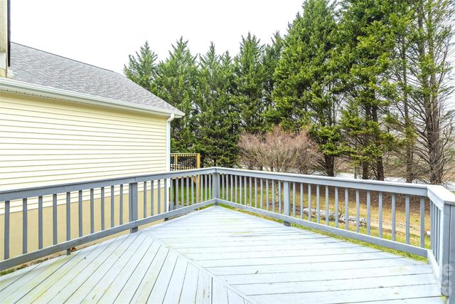 50 Clear Creekside Drive, Hendersonville, NC 28792