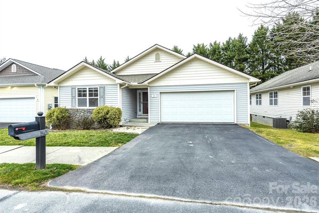 50 Clear Creekside Drive, Hendersonville, NC 28792