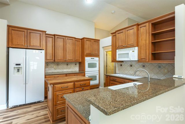 50 Clear Creekside Drive, Hendersonville, NC 28792