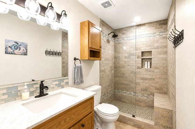 215 Mineola St, Ingram, TX 78025