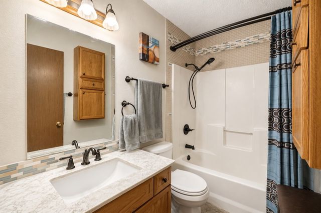 215 Mineola St, Ingram, TX 78025