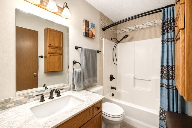 215 Mineola St, Ingram, TX 78025