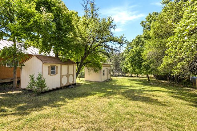 215 Mineola St, Ingram, TX 78025