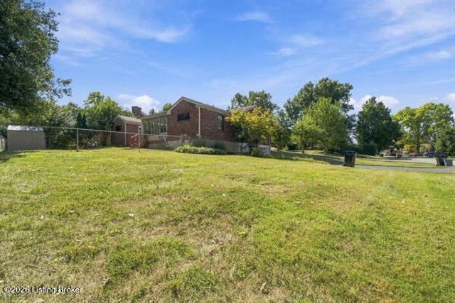 9701 Meadow Vale Dr, Louisville, KY 40242